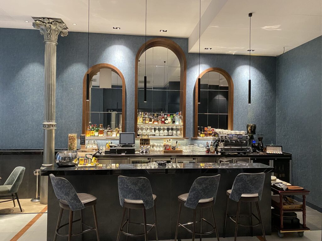 contratas gimeno reforma bar hotel plaza cataluña barcelona