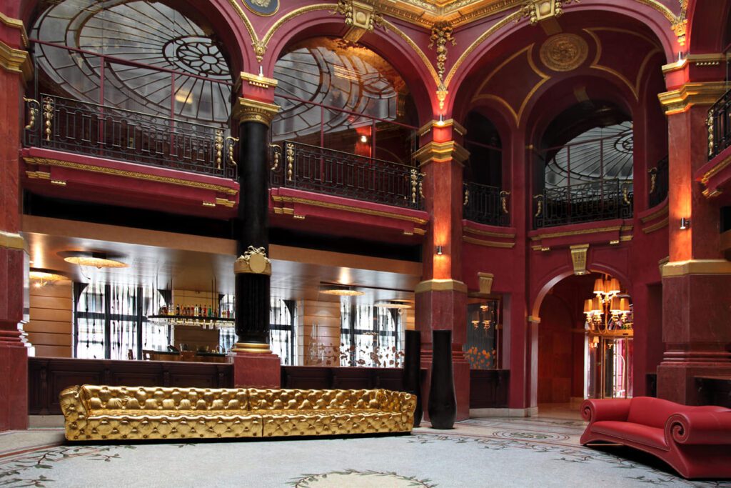 contratas gimeno reforma recepcion hotel rue lafayette paris