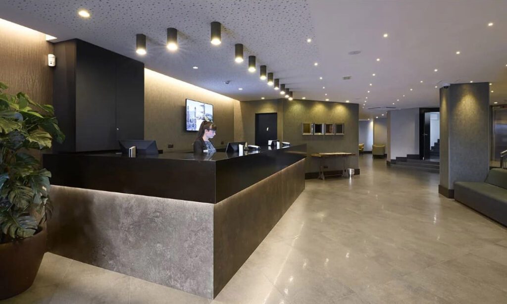 contratas gimeno reforma recepción hotel parc guell barcelona